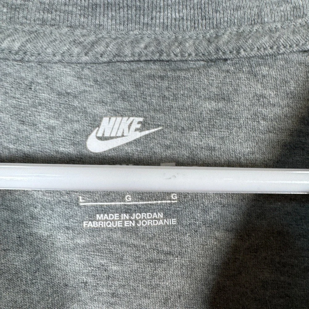 Nike Sportswear Club Tee Mens L Gray Black Futura Logo Classic Swoosh Minimalist
